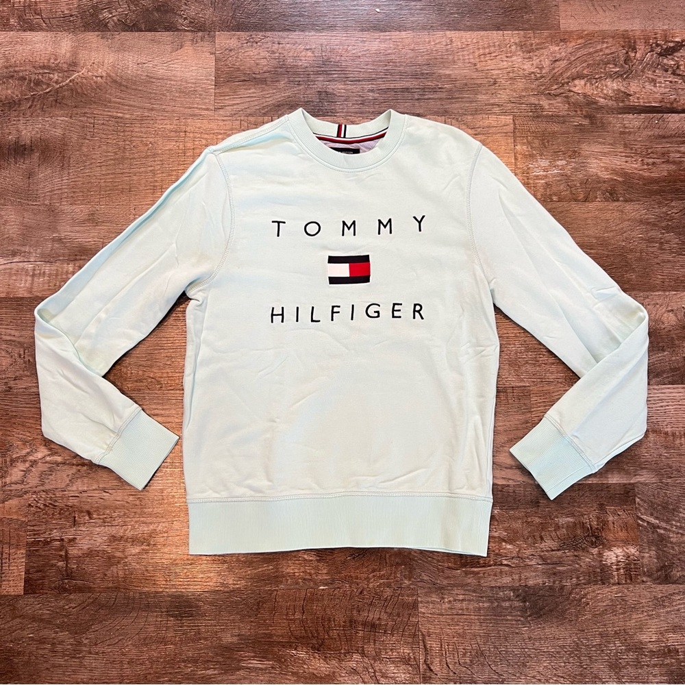 Tommy Hilfiger Men’s Logo Crewneck Light Blue Sweatshirt Size Medium